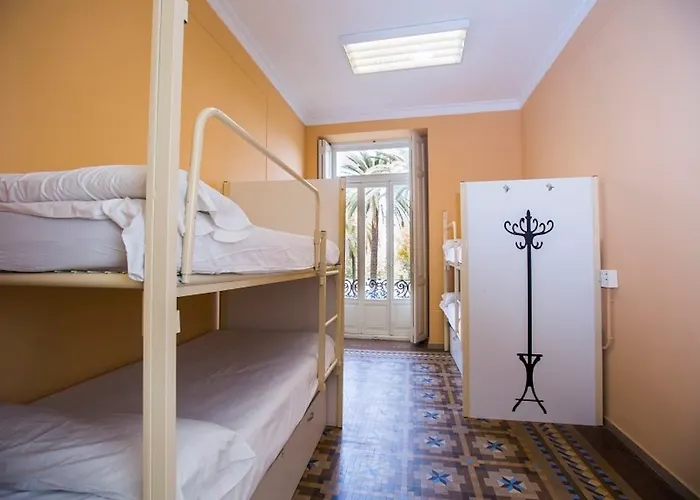 River بيت شباب *