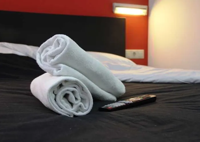 אכסניה Room00 *