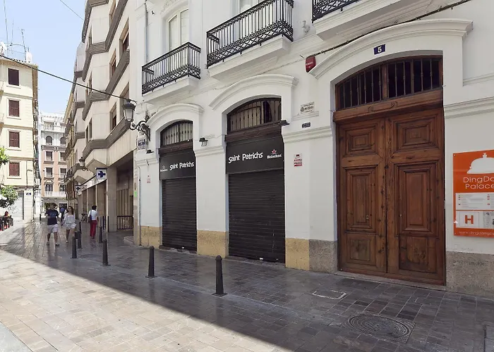 Cosy Embajador بيت ضيافة