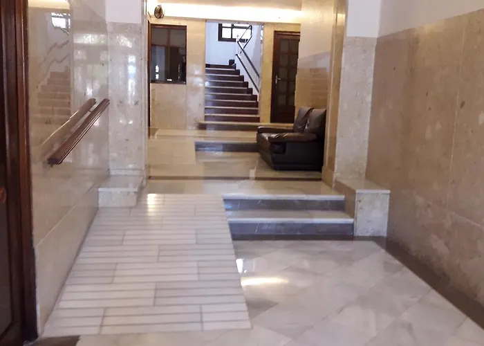 Angel Guimera & Breakfast *