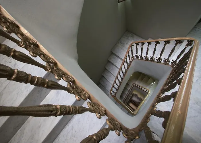 Cosy Embajador Pensión 2*