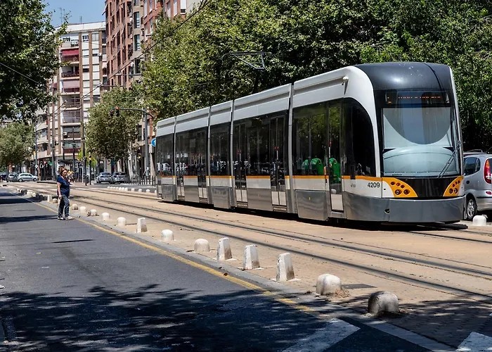 Travel Habitat Jardines De Viveros * Valencia