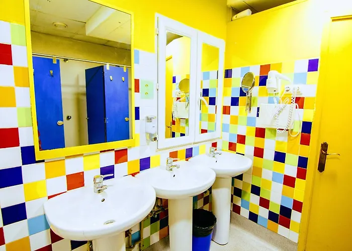 Hostel Red Nest Βαλένθια