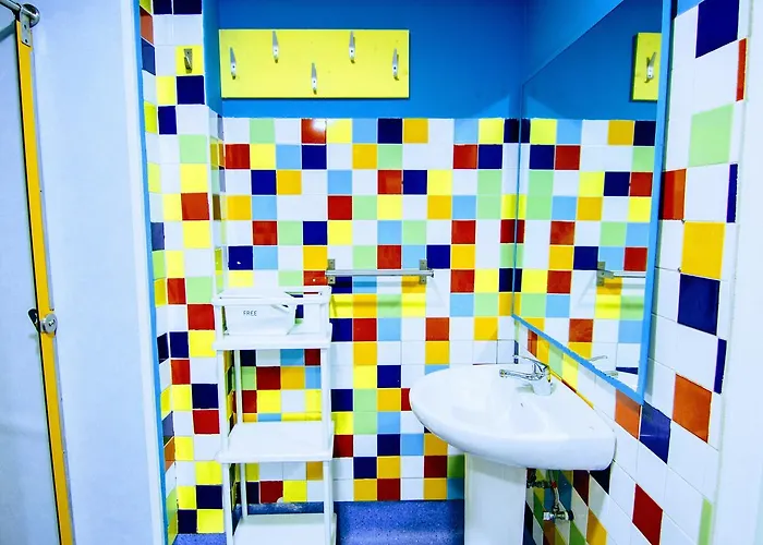 Red Nest * Βαλένθια