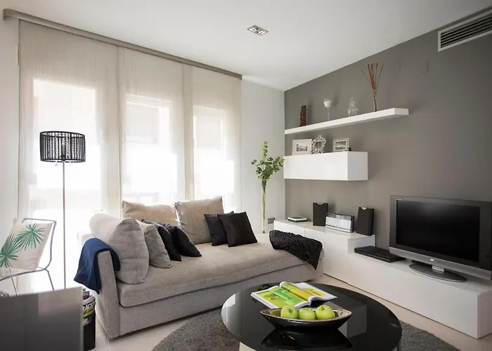 Singularstays Poeta Querol *