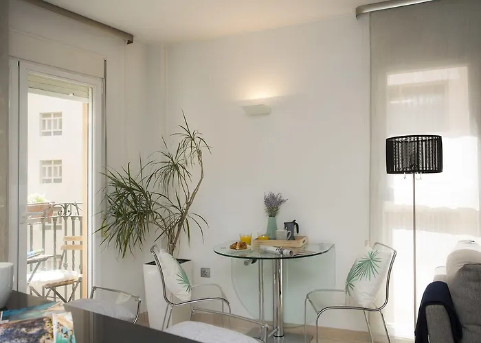 Apartament Singularstays Poeta Querol *