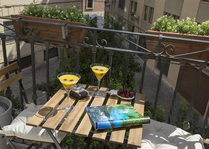 Apartament Singularstays Poeta Querol *