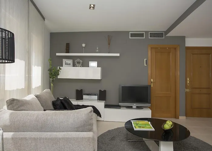 Singularstays Poeta Querol *