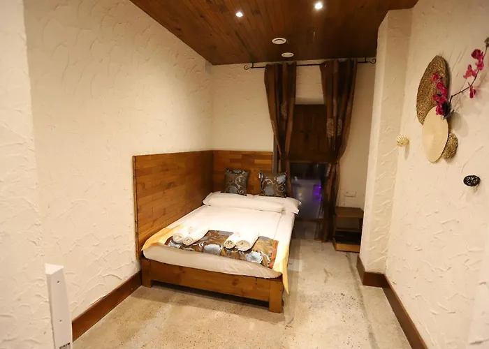 Buho House فالنسيا