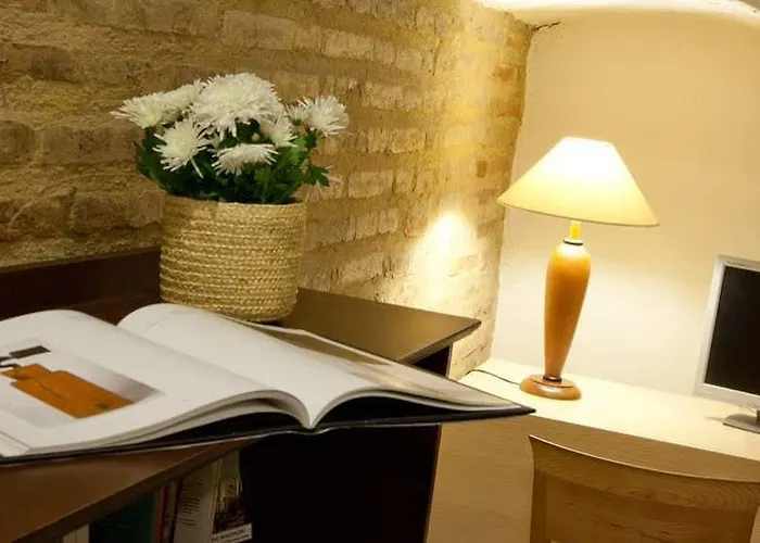 Ad Hoc Monumental 1881