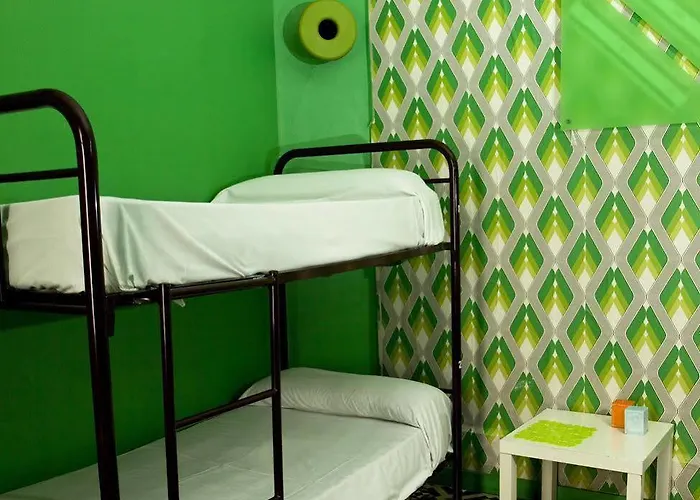 Red Nest * فالنسيا