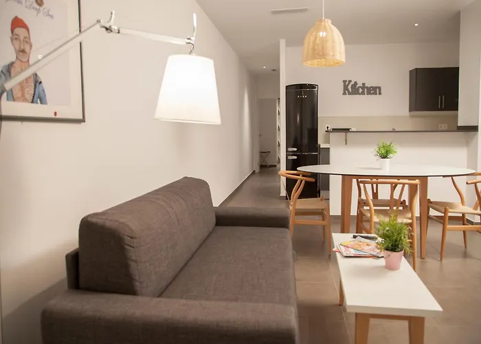 Flats Friends Soho * Valence