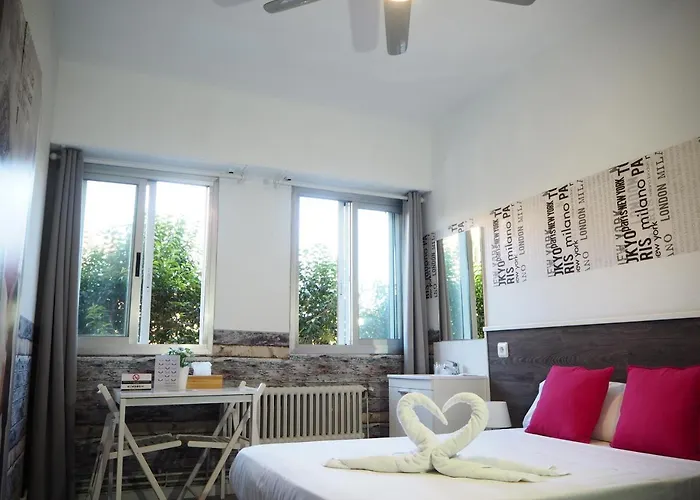 Suits You: Adults-only Centro Historico With Auto Check-in Hotel 2*