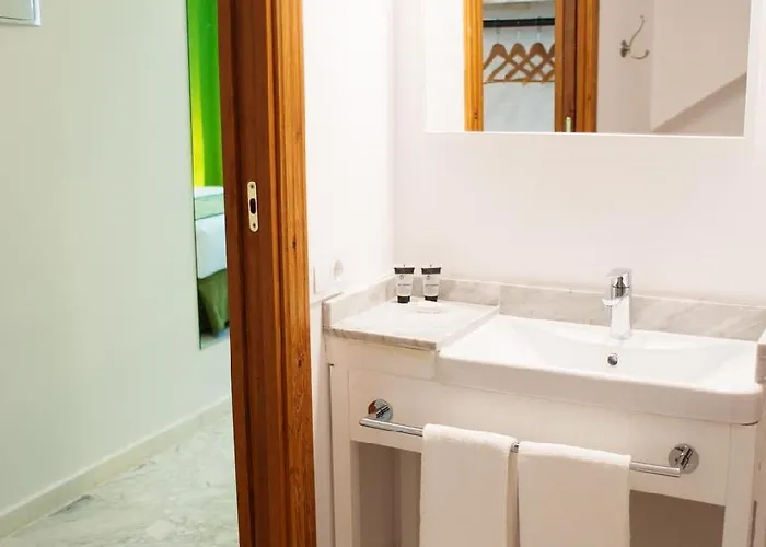 호텔 애드 혹 카르멘 2*