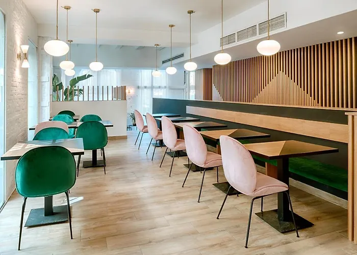 Blanq Carmen Hotel 3*