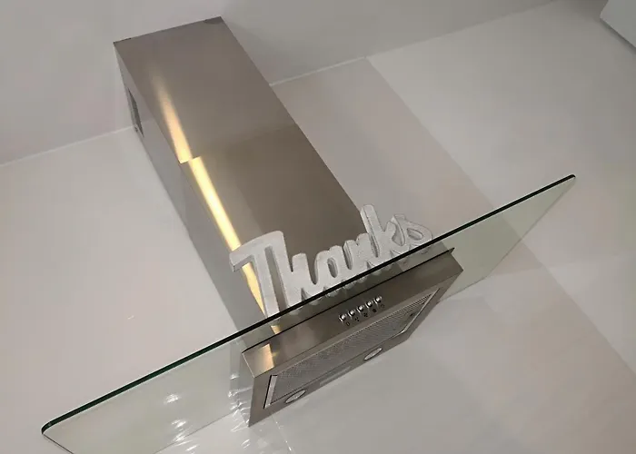 아파트 By Eric Olsan *