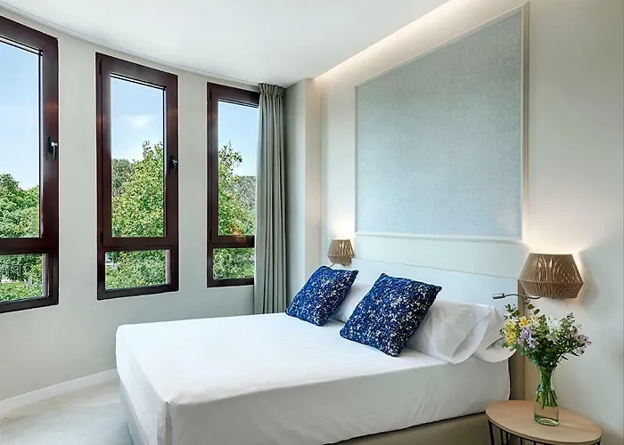 Opera House 3* Valence