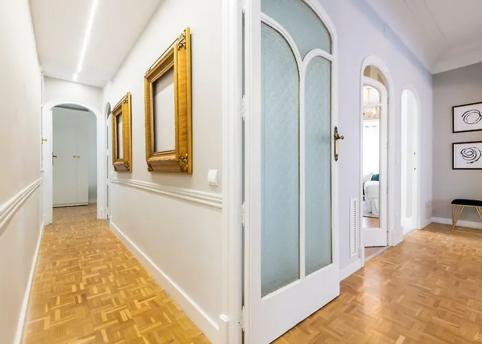 Md Pasaje Ruzafa * فالنسيا