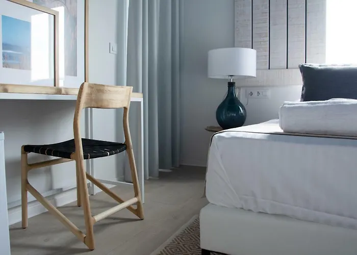 & Co. Saler Boutique