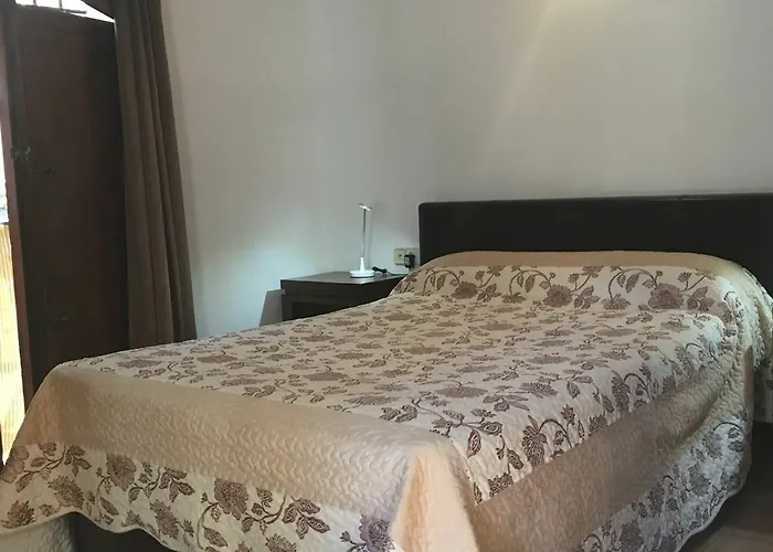 Travel Habitat Plaza Del Pilar. *