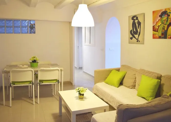 And Benef بيت ضيافة فالنسيا