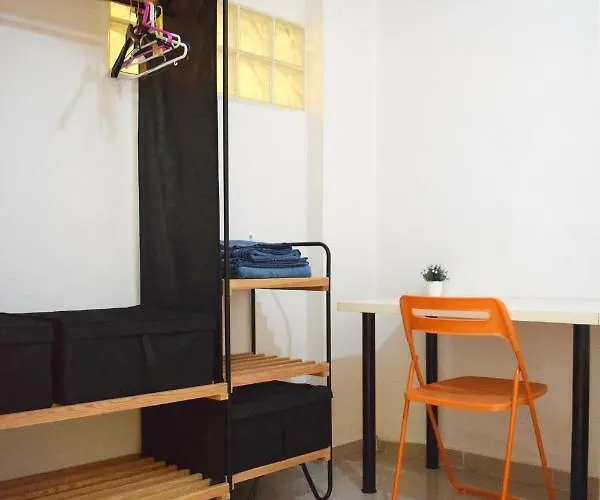 And Benef بيت ضيافة فالنسيا