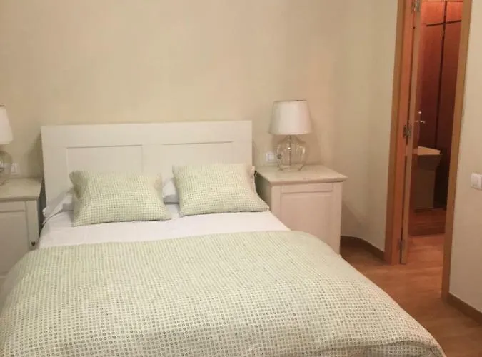 아파트 Apartamento Centrico Parking - Wifi *