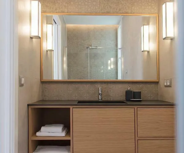 Florit Flats - Chic And In A Lively But Quiet Area Walking Distance فالنسيا