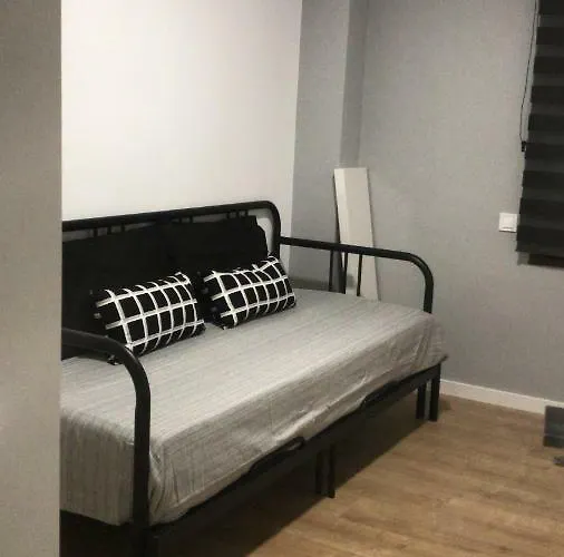 Piso En La Ciudad De Artes Διαμέρισμα *