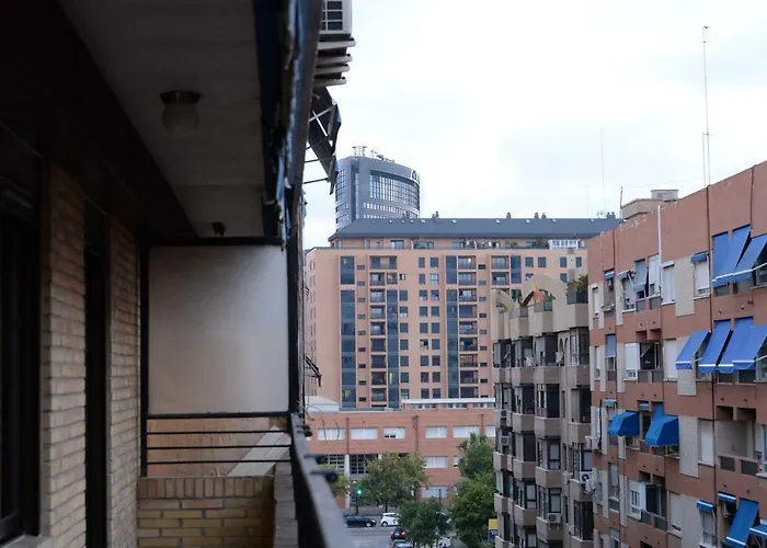 Piso En La Ciudad De Artes Διαμέρισμα *