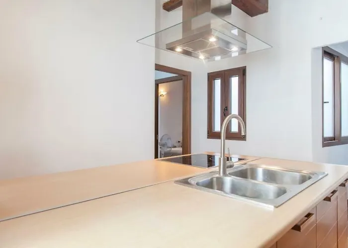 Διαμέρισμα Luminous Attic Down Town *