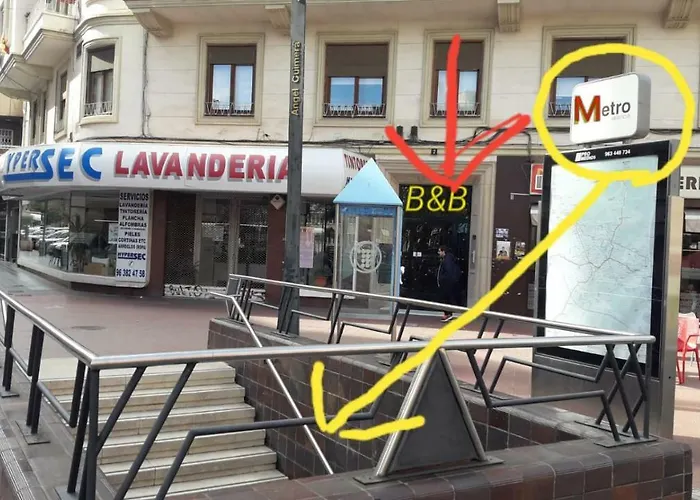 Couette-café Angel Guimera & Breakfast