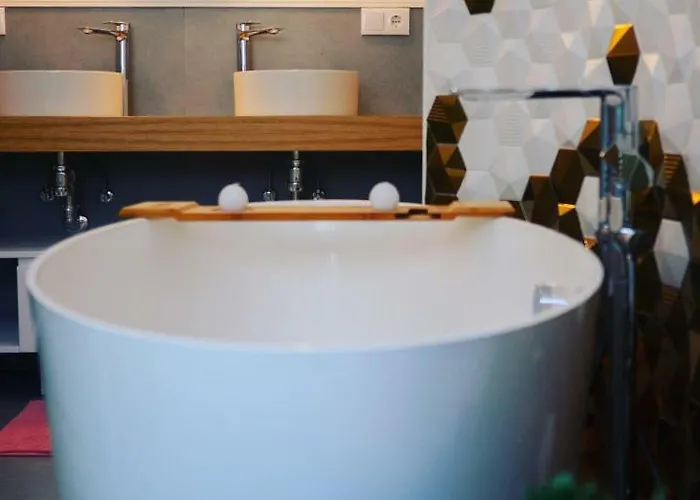 아파트 Hexagonal Design *