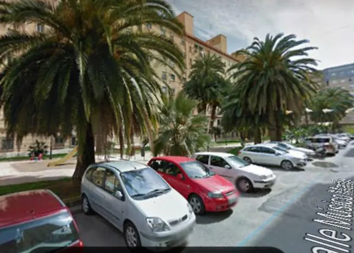 En Universidad Y Cerca De La Playa 아파트