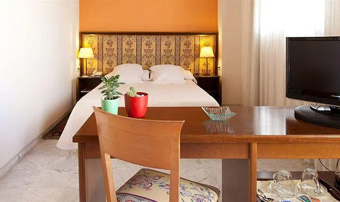 Ad Hoc Monumental 1881 3* Valencia