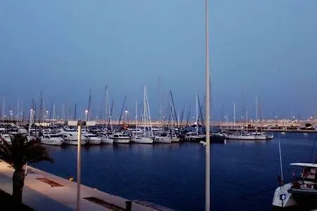 Διαμέρισμα Confortable * La Marina De *