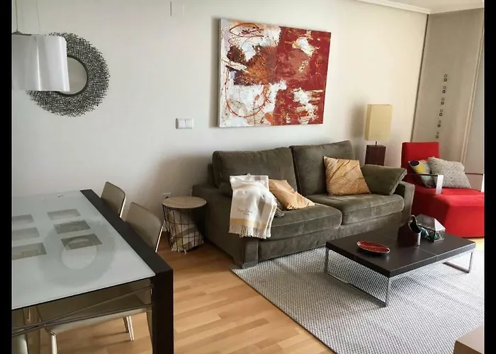 En La Ciudad De Ciencias Y Cerca De La Playa *