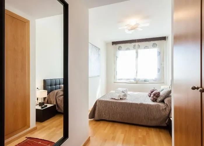 En La Ciudad De Ciencias Y Cerca De La Playa 아파트