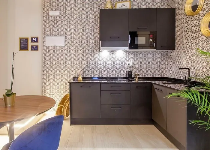 Mediterranean Flats Plaza Redonda *