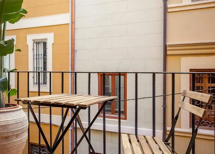 Mediterranean Flats Plaza Redonda *