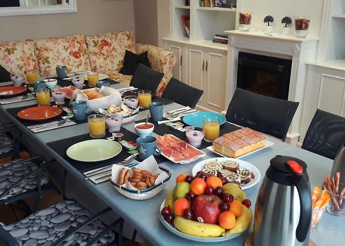 Angel Guimera & Breakfast *