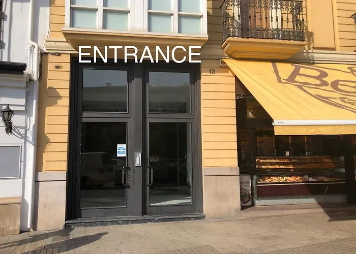 Πανσιόν Flats Friends Plaza De La Reina