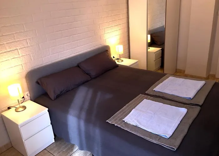 아파트 Cosy Flat With Excellent Location In Valencia!