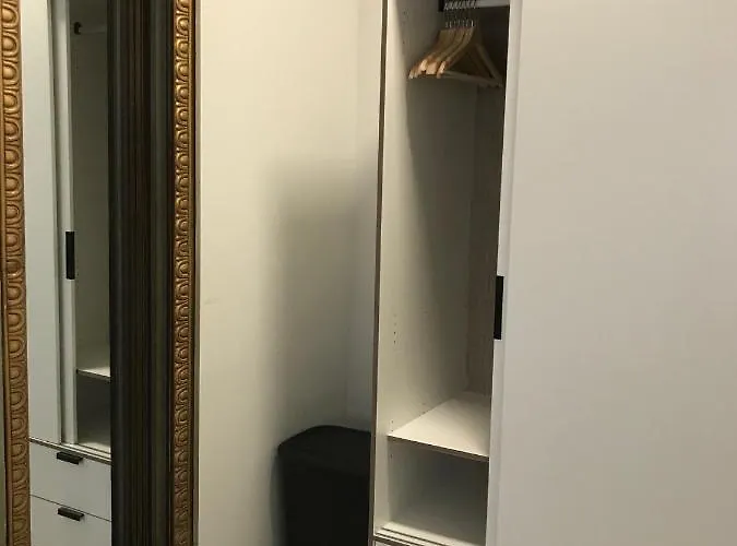 아파트 New! Renovated, Centrally Located, Private Entrance, Terrace 발렌시아