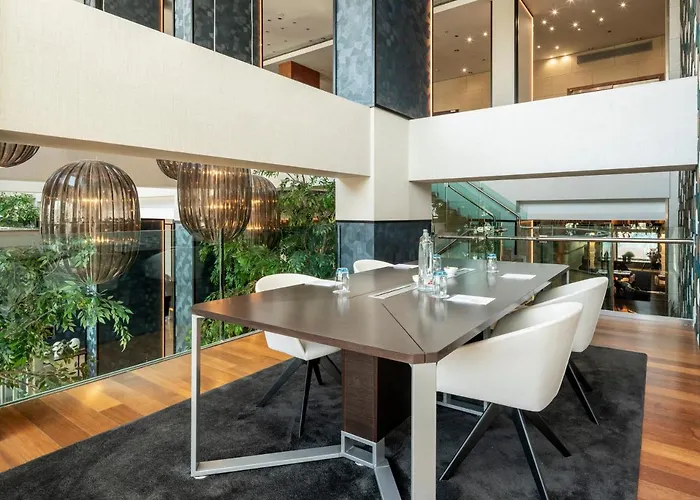 Ilunion 4 Hotel Valence