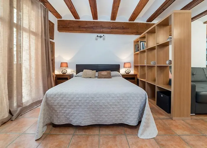 Travel Habitat Plaza Del Pilar. *