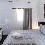 Catedral Reina Apartment *