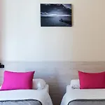 Red Nest * Valencia