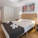 Appartamento Travel Habitat Alameda Suites. Valenza