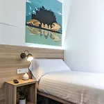 Original Domino House 4*